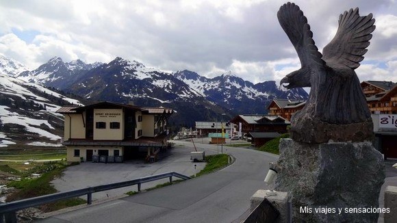 Pueblo de Küthai, Tirol, Austria