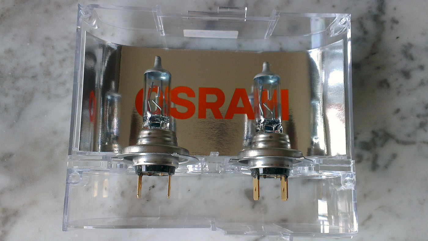 Osram Night Breaker Silver Headlight vs Standard Bulb