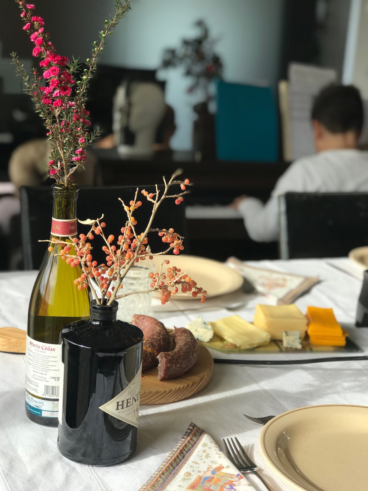 Acre e Doce: Para a mesa. Uma refeição de raclette.