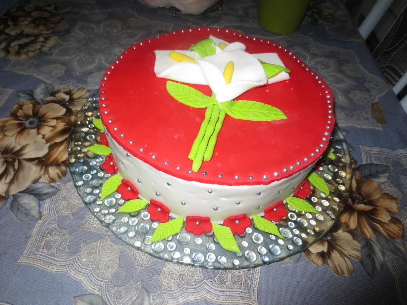 Bolo Feminino, Bolo Vermelho, Bolo pasta americana, Bolo com Rosas Copo