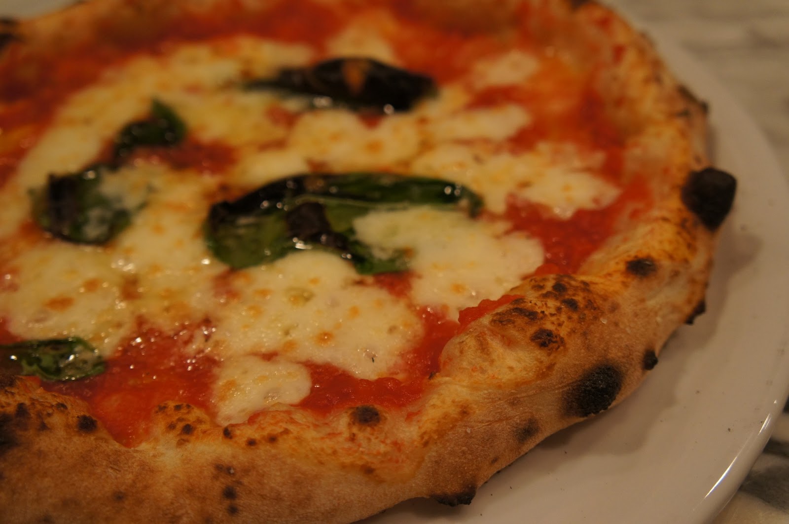 Tokyo Belly AZABU JUBAN Savoy "Tomato and Cheese" Pizzeria... friendly chef and free Peaches