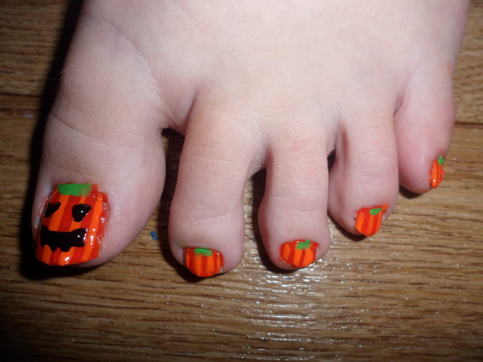 Pumpkin Nail Art for Beginners - wide 2