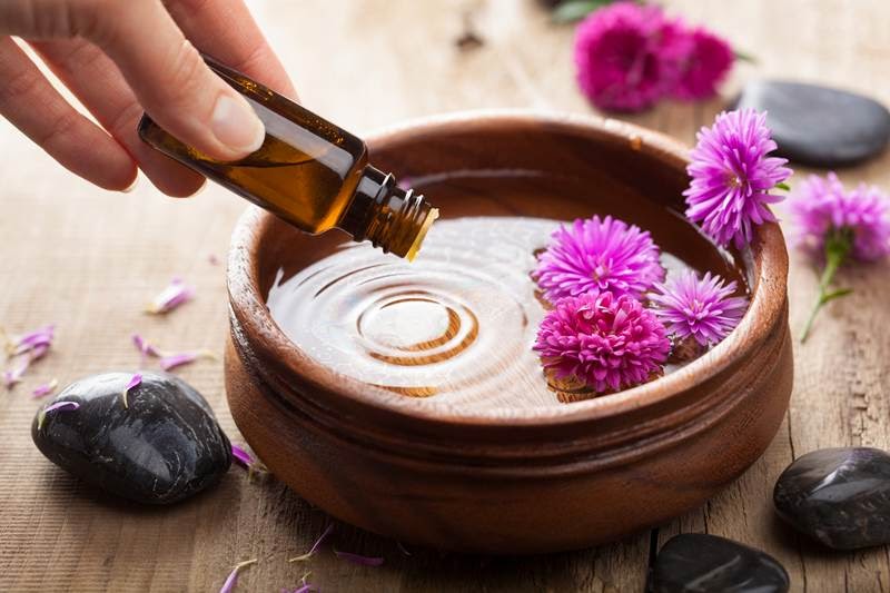 Guía básica sobre la aromaterapia y los aceites esenciales: origen, usos y efectos - Blog