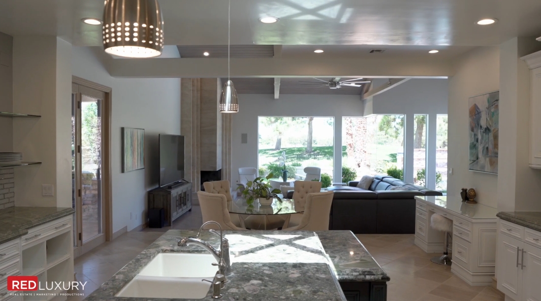 Tour 39 Princeville Ln, Las Vegas vs. 25 Interior Design Photos