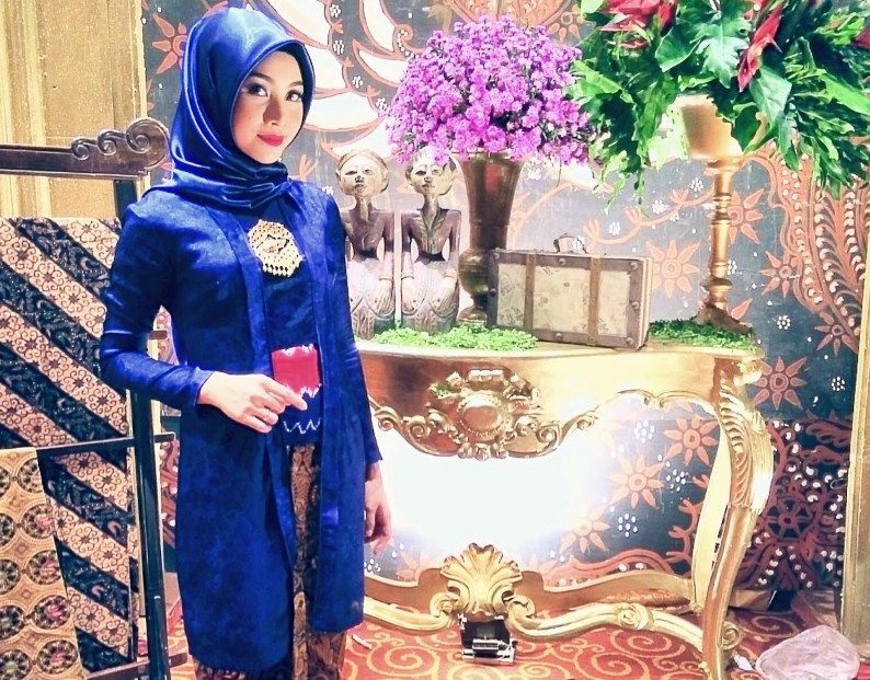 Model Kebaya Kutu Baru Berhijab Untuk Wanita Muslimah Model Kebaya Kutu Baru Berhijab Untuk Wanita Muslimah