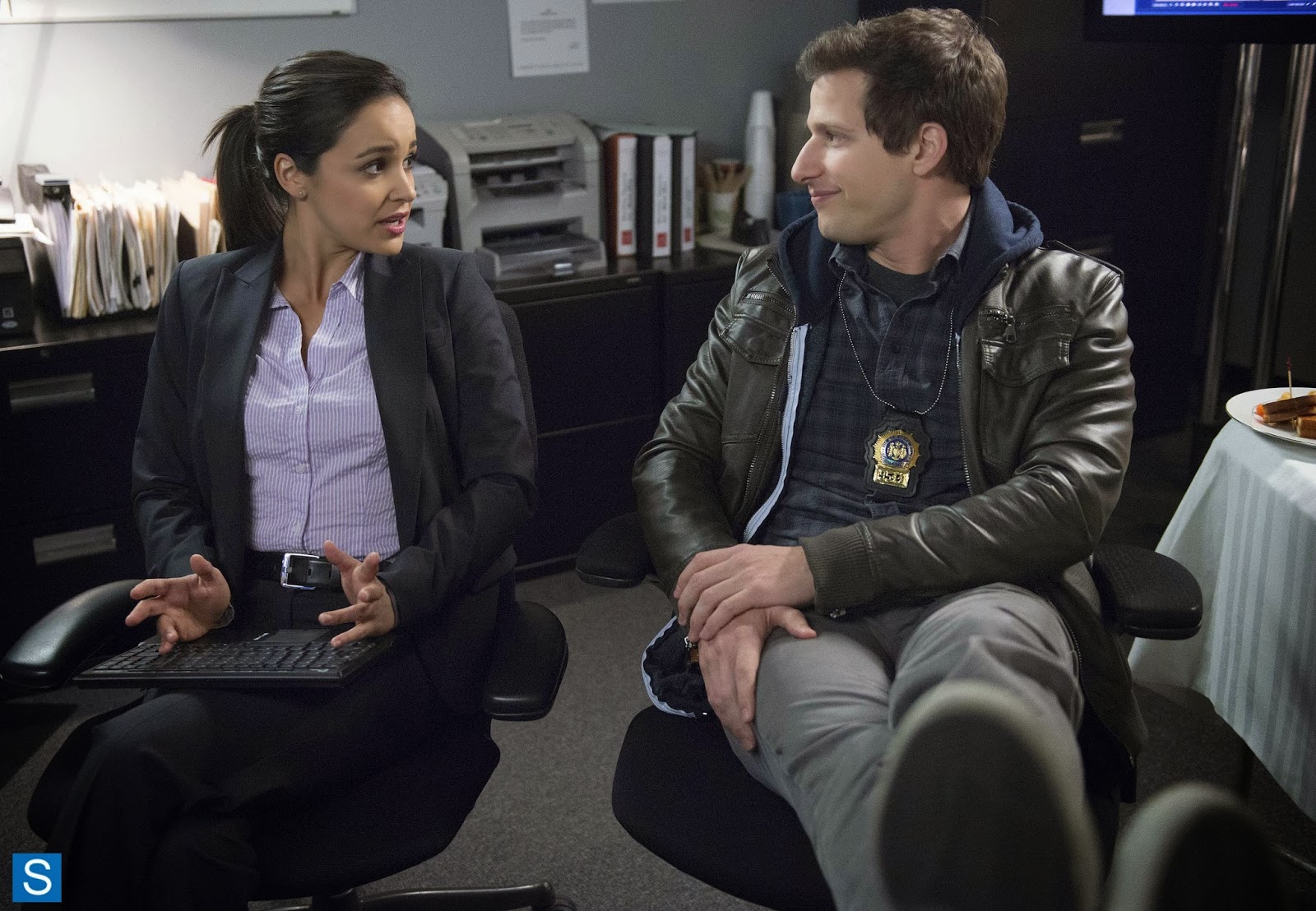 Brooklyn Nine-Nine - Episode 1.15 & 1.16 - Operation: Broken Feather & The Party - Review
