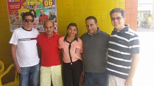 MACAU: PREFEITO INTERINO VAI A RÁDIO E DECLARA APOIO A ZÉ ANTONIO E CORONEL FERNANDES