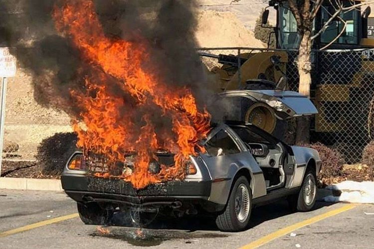 DeLorean DMC-12 80'lerin en ikonik arabalarından biriydi.