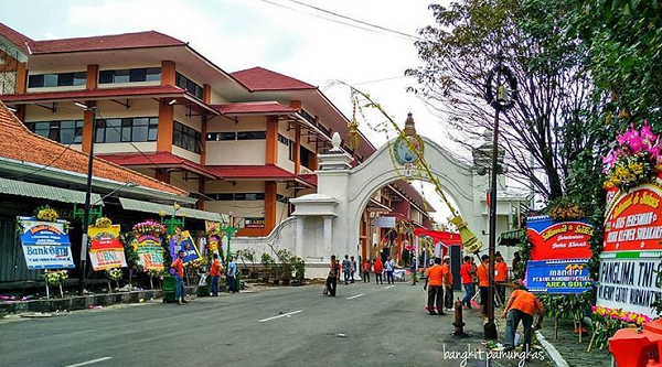 gambar tempat wisata solo pasar klewer gambar tempat wisata solo pasar klewer