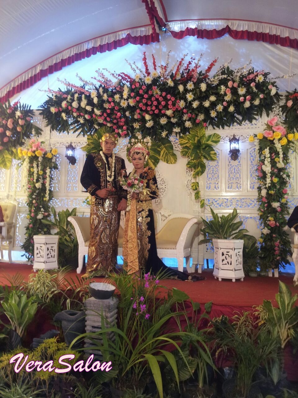 salon tulungagung paket dekorasi pernikahan dan rias pengantin murah bagus salon tulungagung paket dekorasi pernikahan dan rias pengantin murah bagus