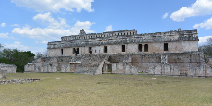 Kabah, Labná, Mérida, Ruta Puuc, Sayil, Uxmal, Yucatán, Grutas de Loltún, grutas en yucatan, Merida, que hacer en yucatan, zonas arqueologicas, 