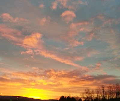 Photo by Jamie Dorner. Look Up at the Sky Day. Uniquely Maladjusted But Fun blog is in the #AtoZchallenge 2017 with an April Holiday theme