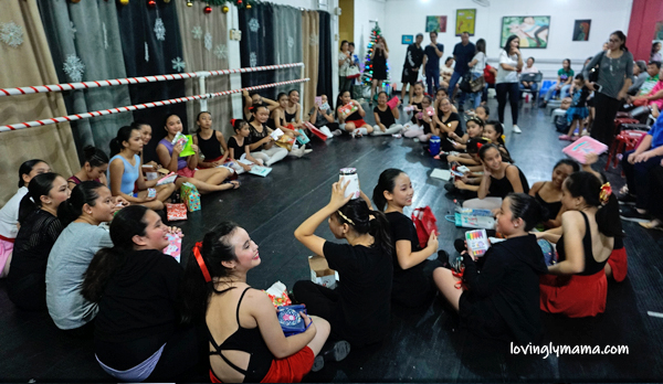 ballet school - Bacolod ballet school - Bacolod dance school - Garcia Sanchez School of Dance - Bacolod mommy blogger - Christmas recital - exchange gifts