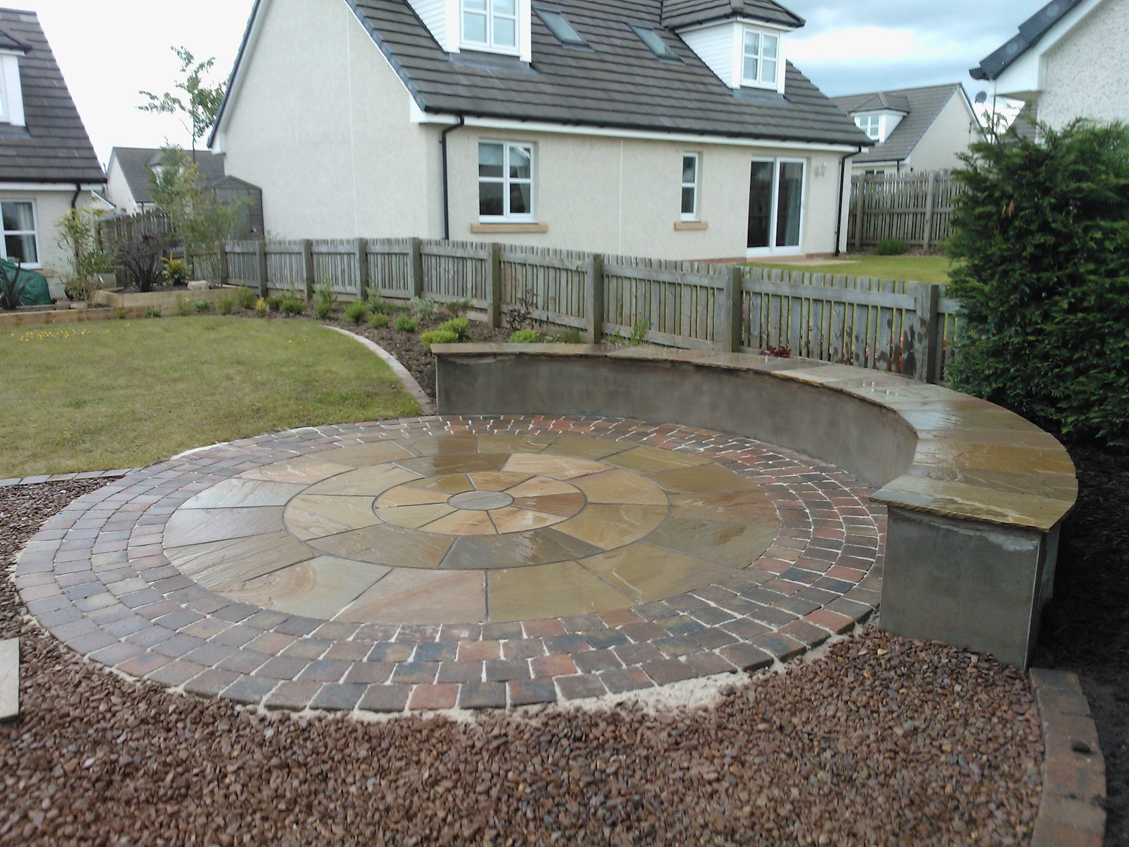 Garden Construction Company - Edinburgh Landscaping ... Garden Construction Company - Edinburgh Landscaping ... on Circular Patio Ideas id=92809