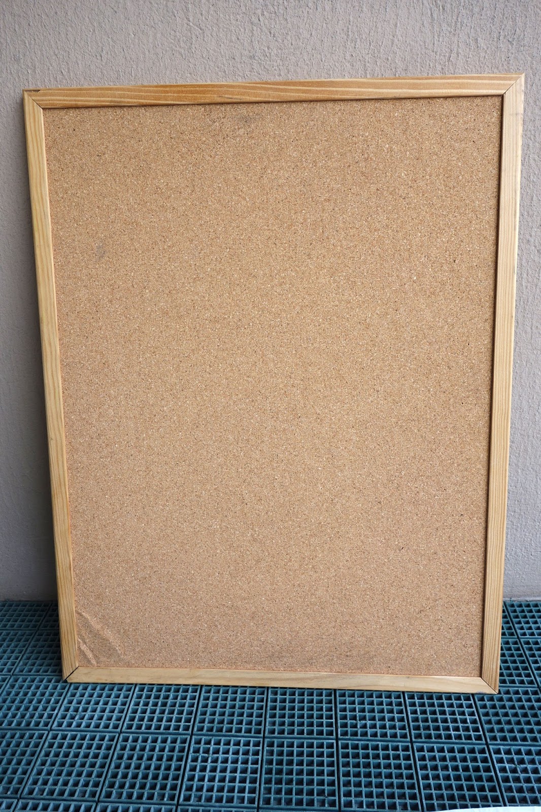 blah to TADA! A Corkboard Makeover