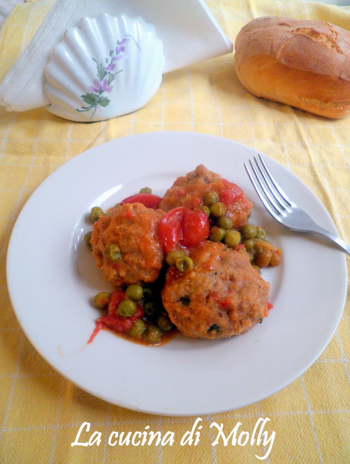 polpette con piselli in bianco