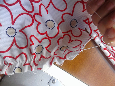 http://www.patronycostura.com/2014/03/tema-38-vestido-nina-corte-princesa.html?spref=fb
