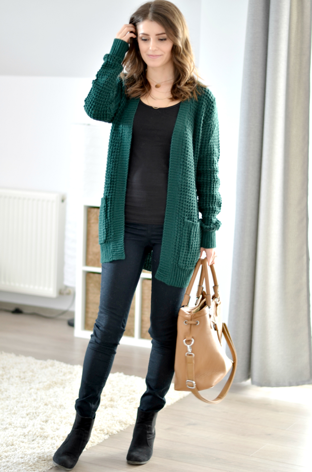 green-cardigan-autumn-outfit