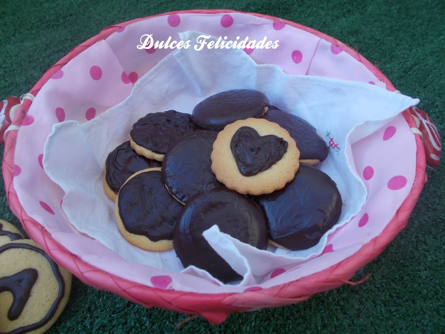 Galletas de mantequilla con cobertura de chocolate