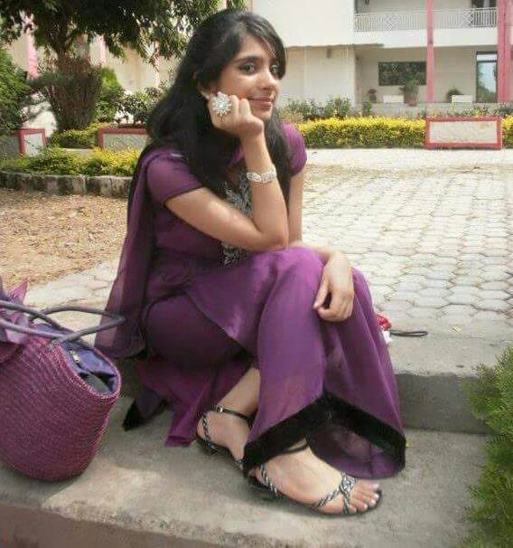 Desi school girls gaand — 3