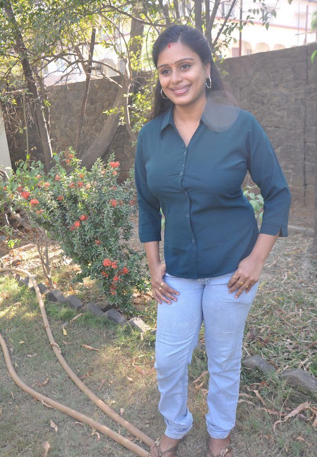 Tamil Serial Actress Sunitha Rao Hot Stills - MOVIEEZREEL.BLOGSPOT.COM