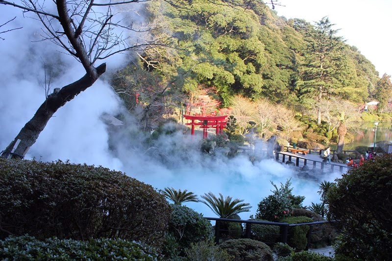 Bloody Pond, Chinoike Jigoku | Beppu City, Japan
