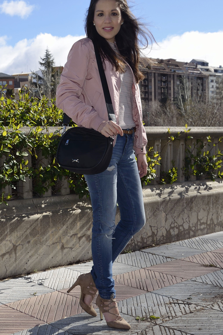 pink-bomber-rosa-look-blogger-fashion-jeans-outfit