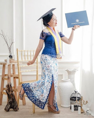 model kebaya wisuda berjilbab terbaru model kebaya wisuda berjilbab terbaru