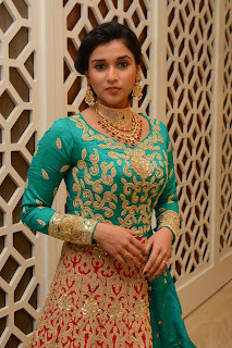 manara chopra fashion show photos manara chopra fashion show photos