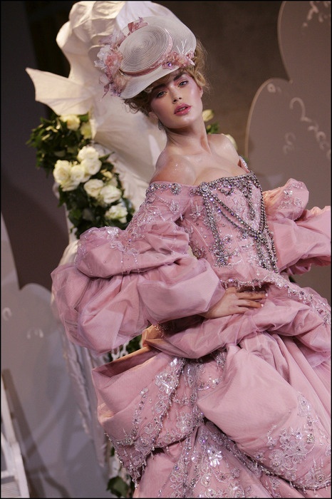Photo of the Day | Christian Dior Fall/Winter 2007 Couture by John ...