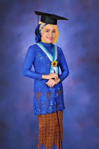 Model Kebaya Wisuda Warna Biru Elektrik