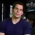 Batman vs Superman: A Origem da Justiça, 2016. Vídeo legendado: Entrevista com Henry Cavill.