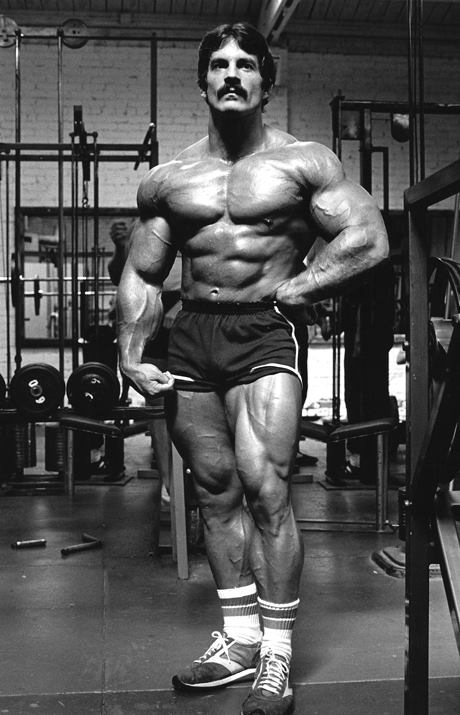 Muscle Bear Hairy Mike Mentzer 