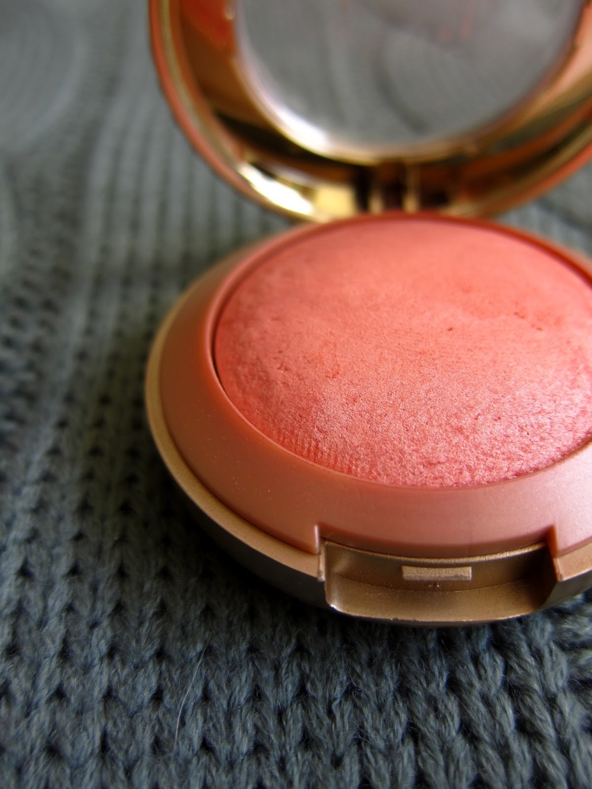 the share bear Milani Baked Blush Luminoso