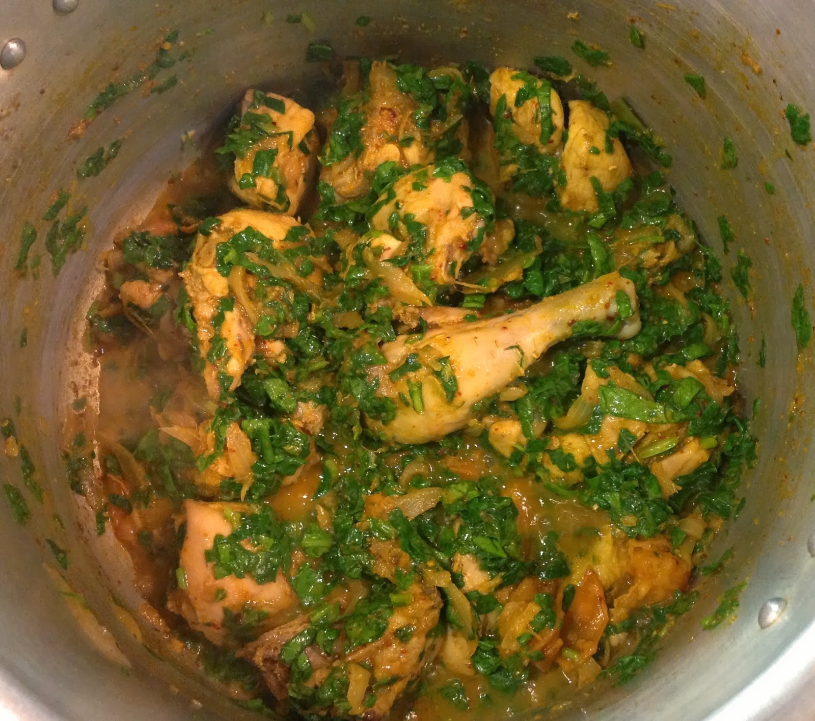 This Muslim Girl Bakes Chicken and Spinach Curry