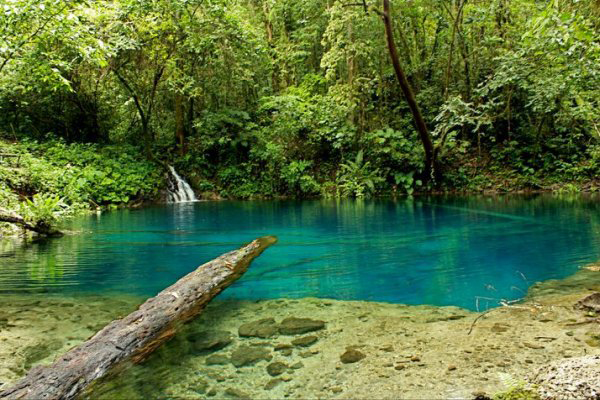 Kaco, Danau Indah dan Misterius di Indonesia Kaco, Danau Indah dan Misterius di Indonesia