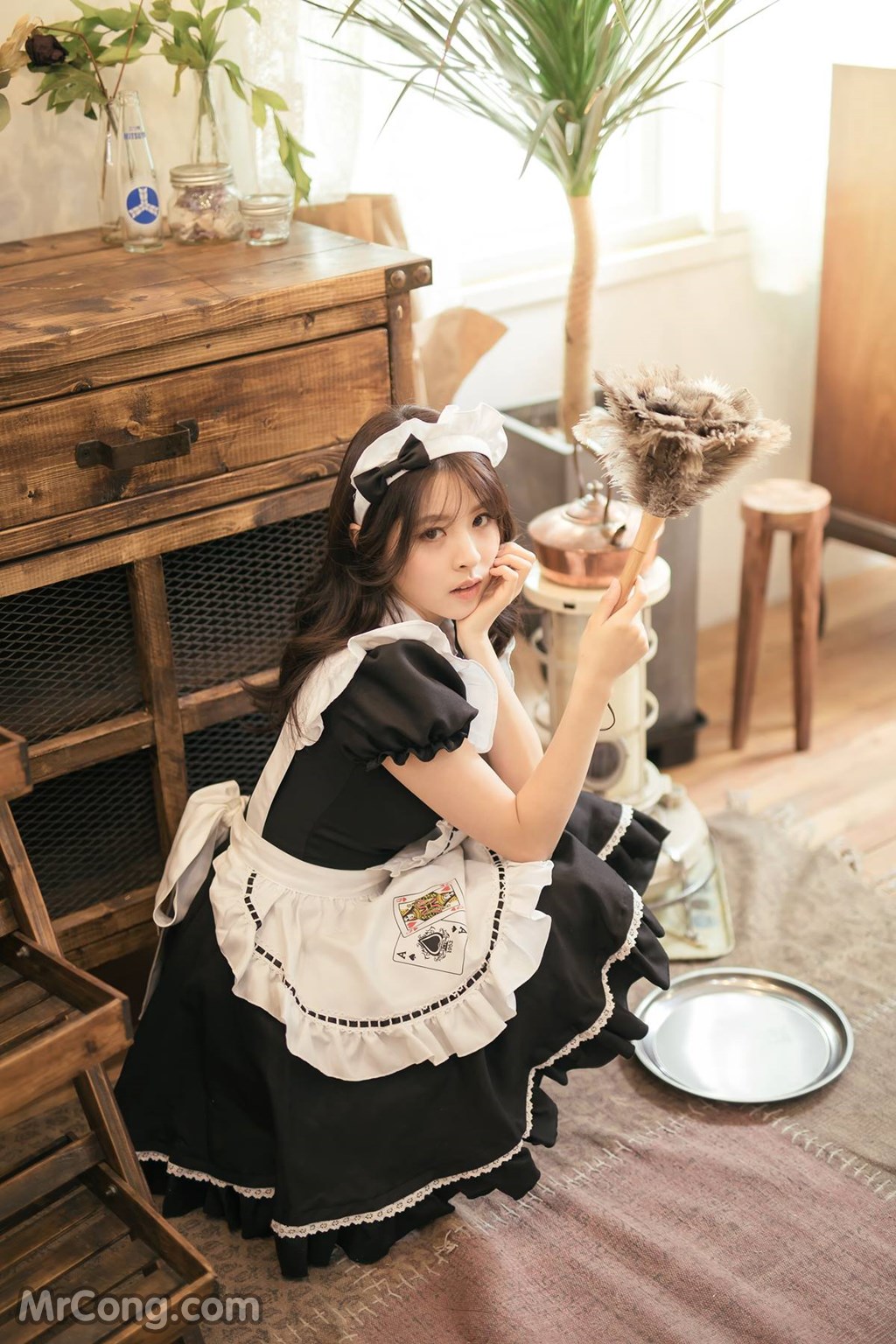 Beautiful Kwon Hyuk Jeong cute pose with maid outfit (13 photos)