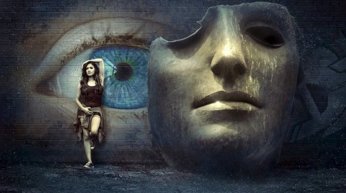 Se você conhece o autor desta imagem, por favor nos informe para que possamos atribuir-lhe os devidos créditos. Obrigado. Máscara incompleta, olhos ao fundo; mulher, místico, surreal... #PraCegoVer