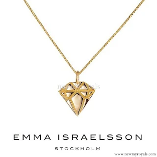 Princess Sofia jewels Emma Israelsson gold diamond necklace
