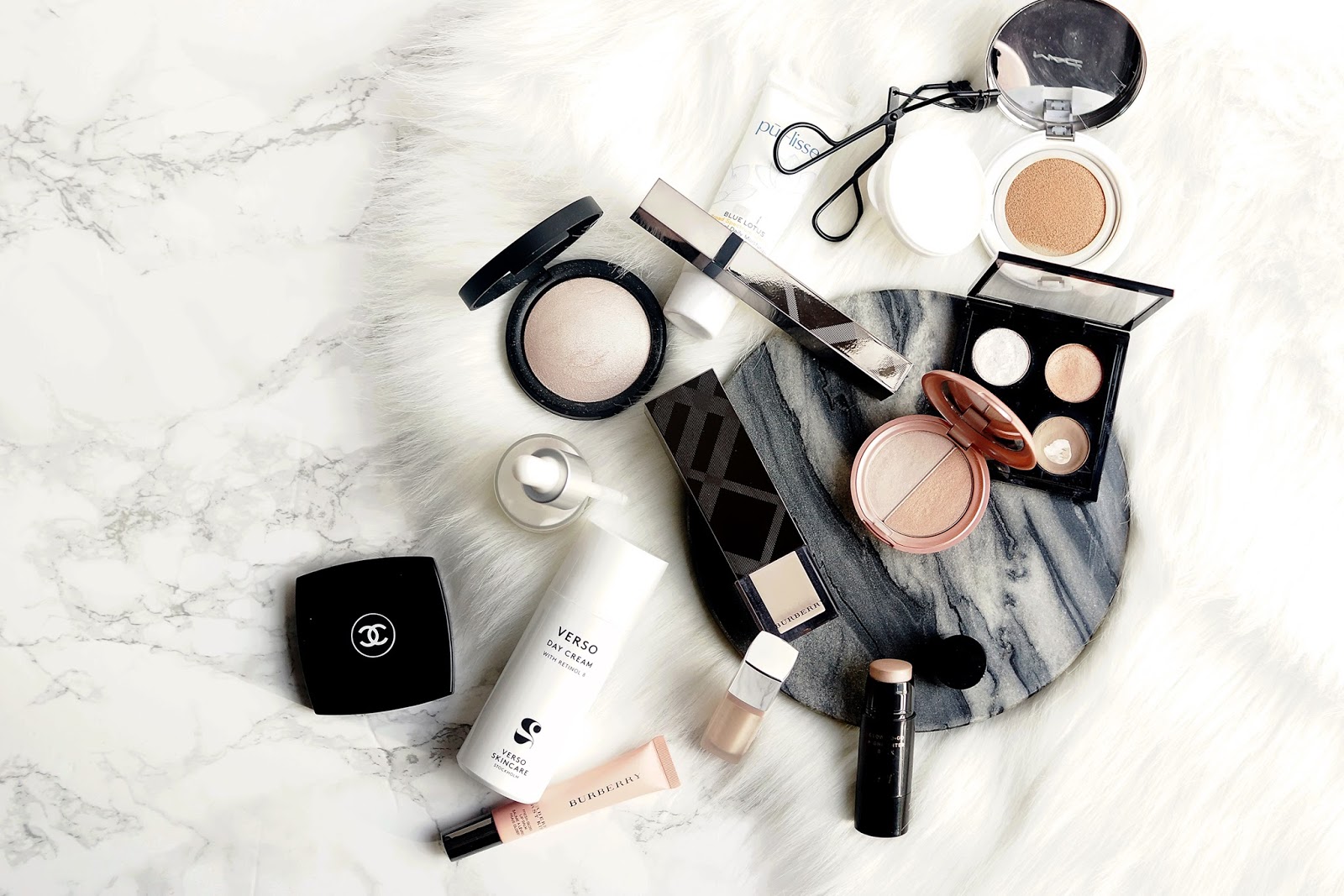 beauty-style-lifestyle-flatlay-5-minute-makeup-routine