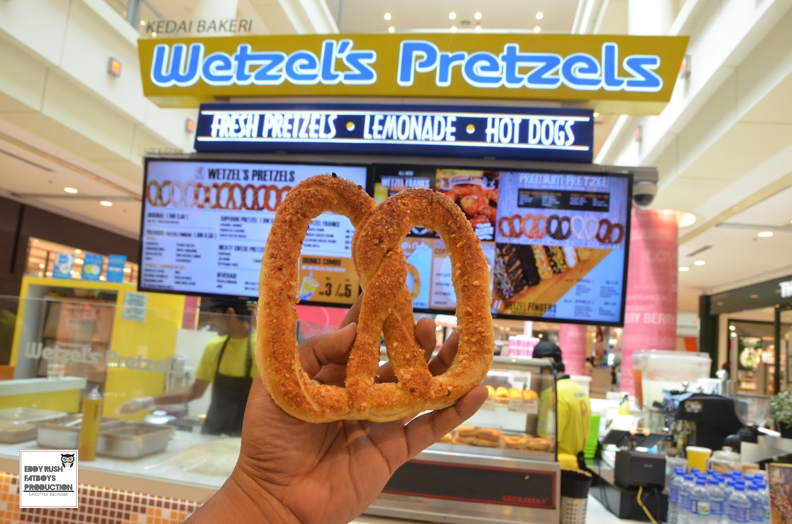 Wetzel's Pretzels , The Curve