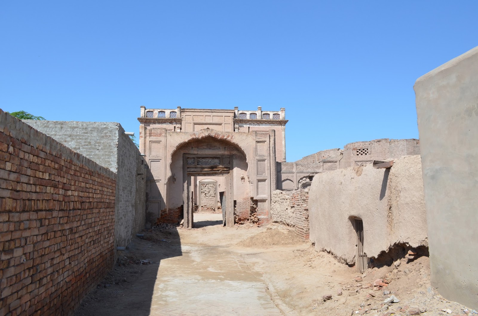Image result for old gurdwara in pakistan