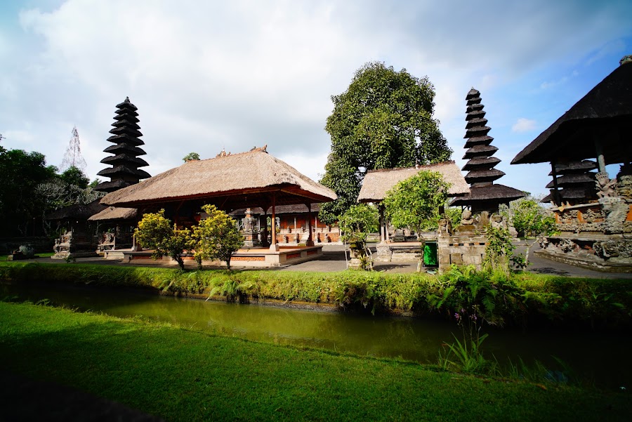 Pura Taman Ayun water temple in Bali