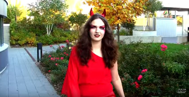 demonia rojo sexy
