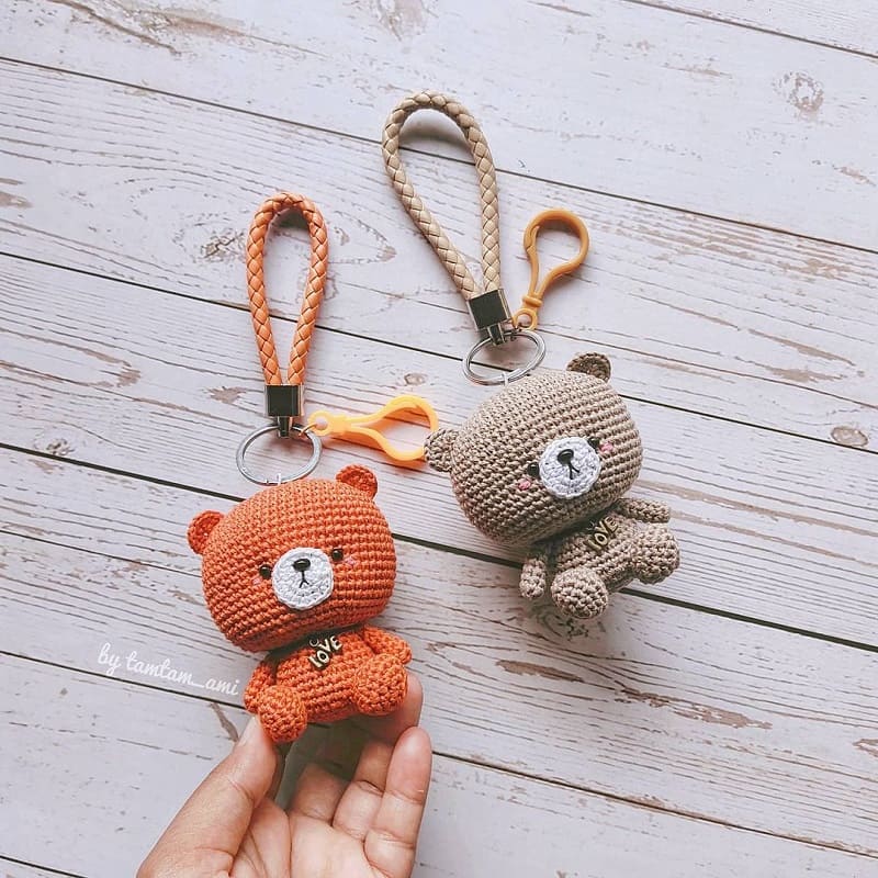 Amigurumi teddy bear keychain