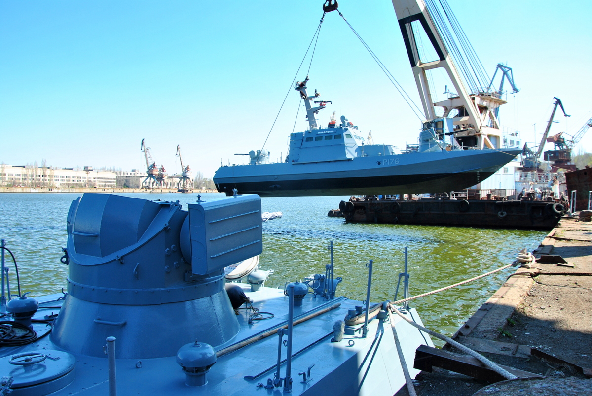 У Миколаєві спустили на воду два бронекатера ВМСУ