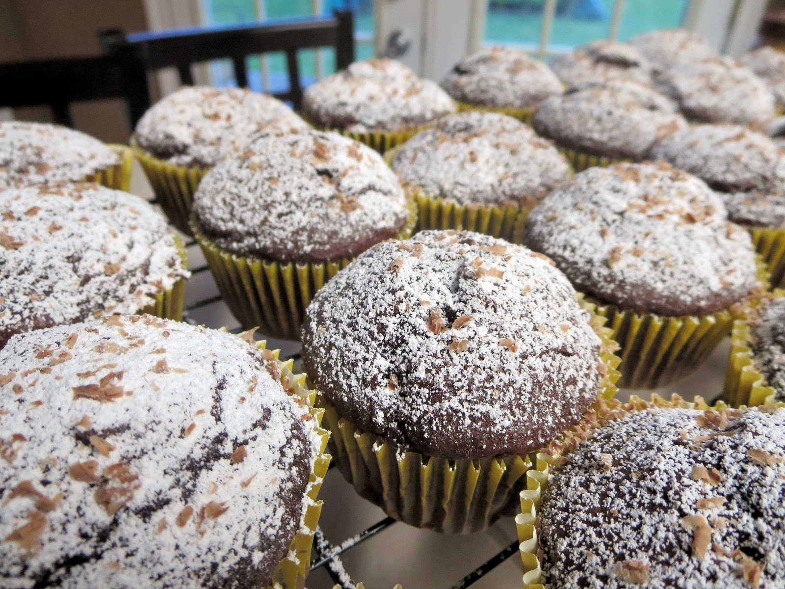 My Cake Corner Powdered Sugar Topped Chocolate Cupcakes June 2014