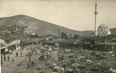 Wood Market with a view to the northeast - 1916. On the right side is Haydar Kadi Mosque with the minaret which was torn down next year during the bombing.