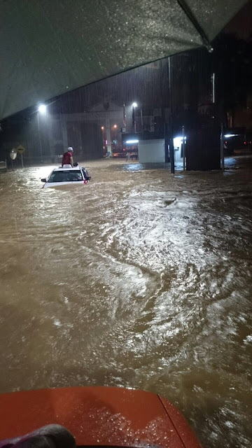 Kuala Lumpur Banjir Kilat http://ceritaejoy.blogspot.my/