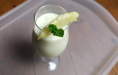 Brasilianische Ananas mit Kokos und Cachaça Brasilianische Ananas mit Kokos und Cachaça